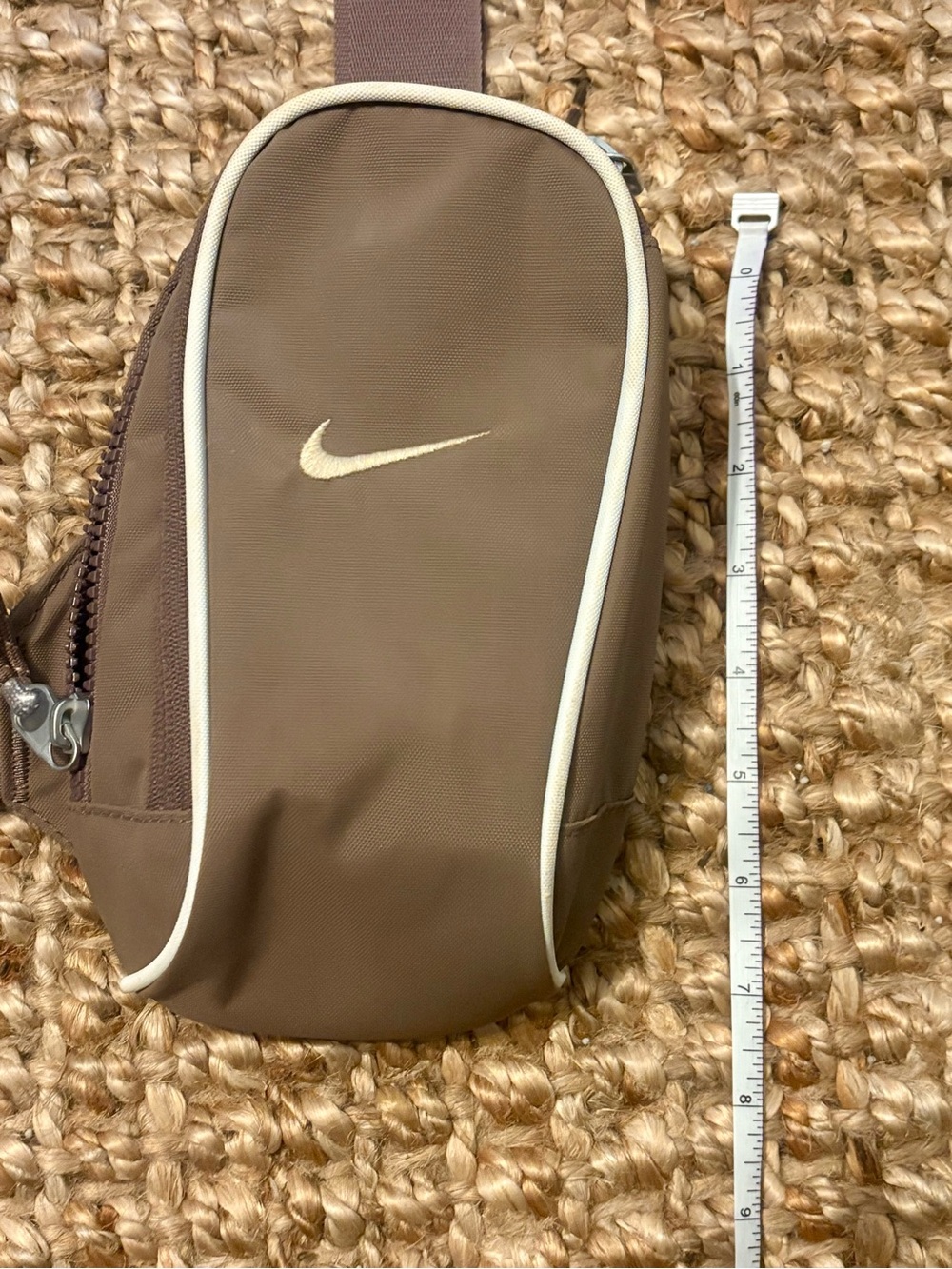 Nike - Picture 2 of 5